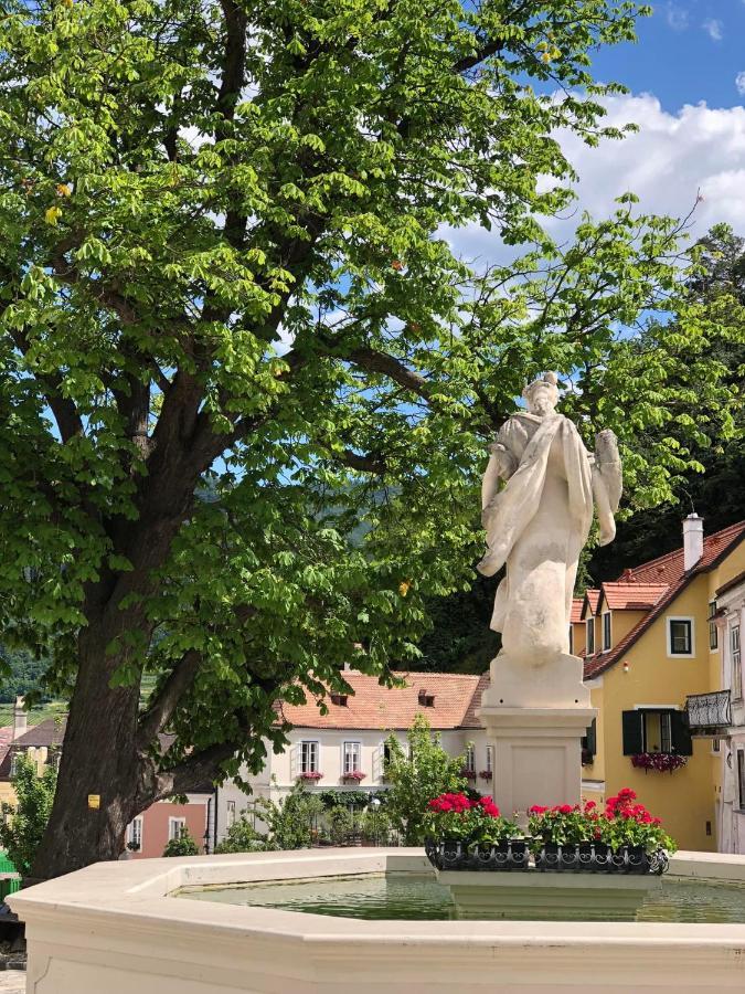 Apartment Zum Roten Tor Spitz an der Donau Buitenkant foto